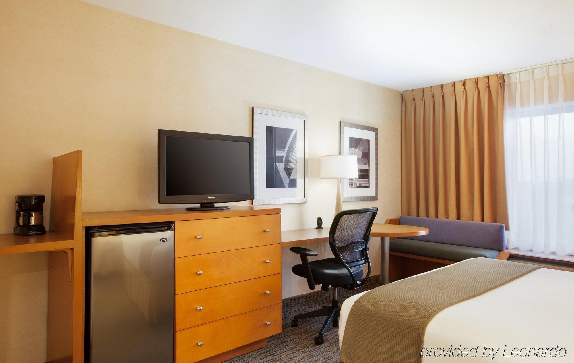 Holiday Inn Express West Los Angeles By Ihg Εξωτερικό φωτογραφία