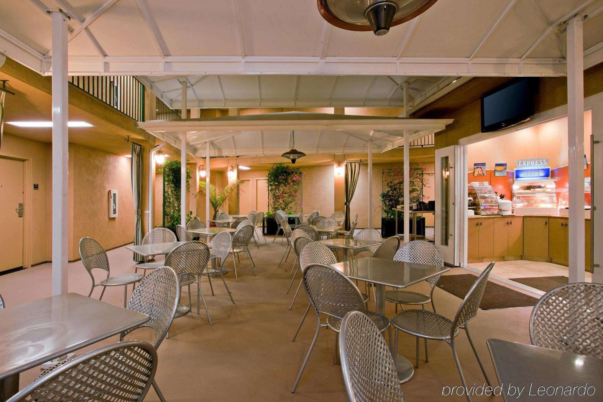 Holiday Inn Express West Los Angeles By Ihg Εξωτερικό φωτογραφία