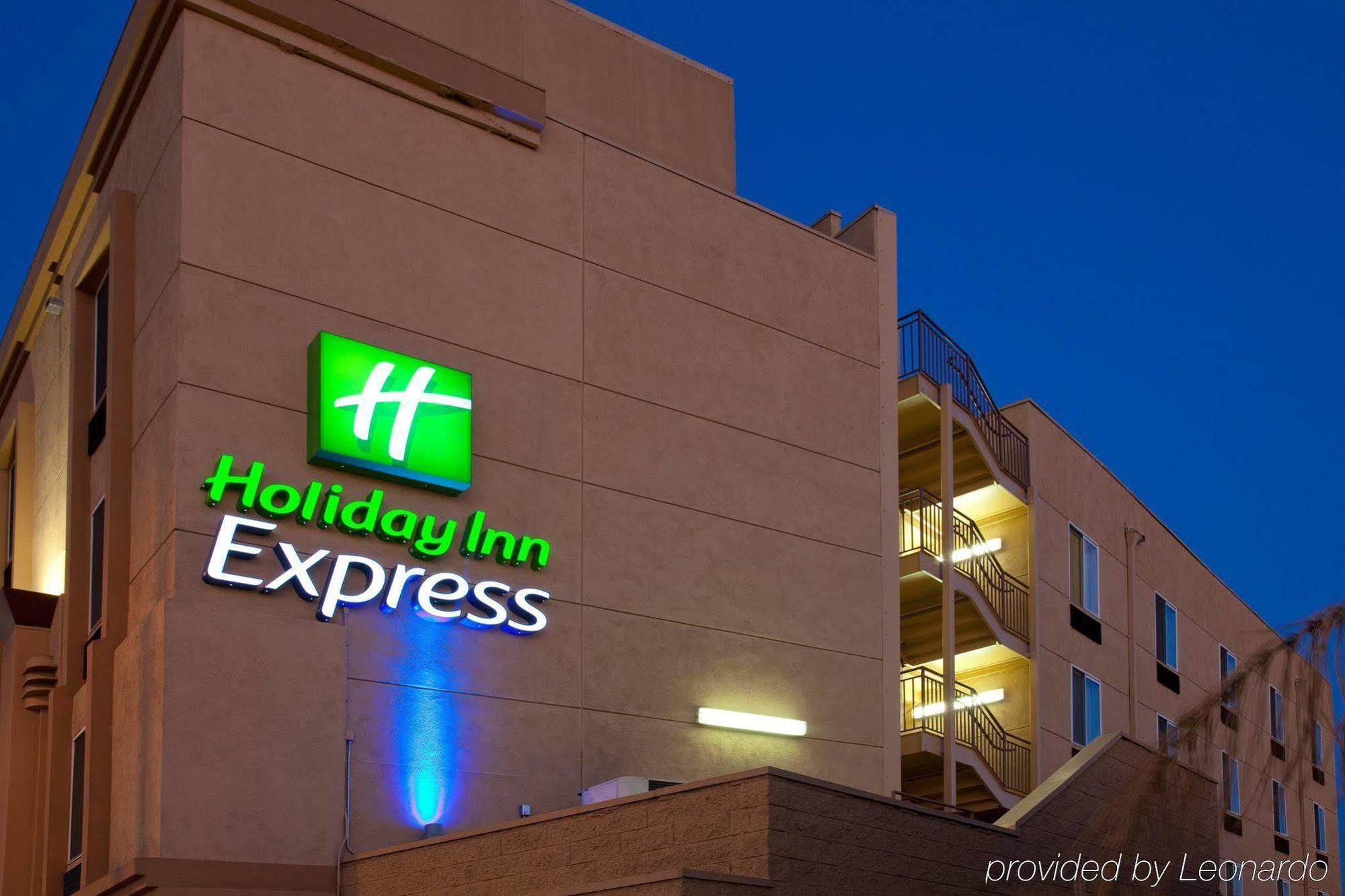 Holiday Inn Express West Los Angeles By Ihg Εξωτερικό φωτογραφία