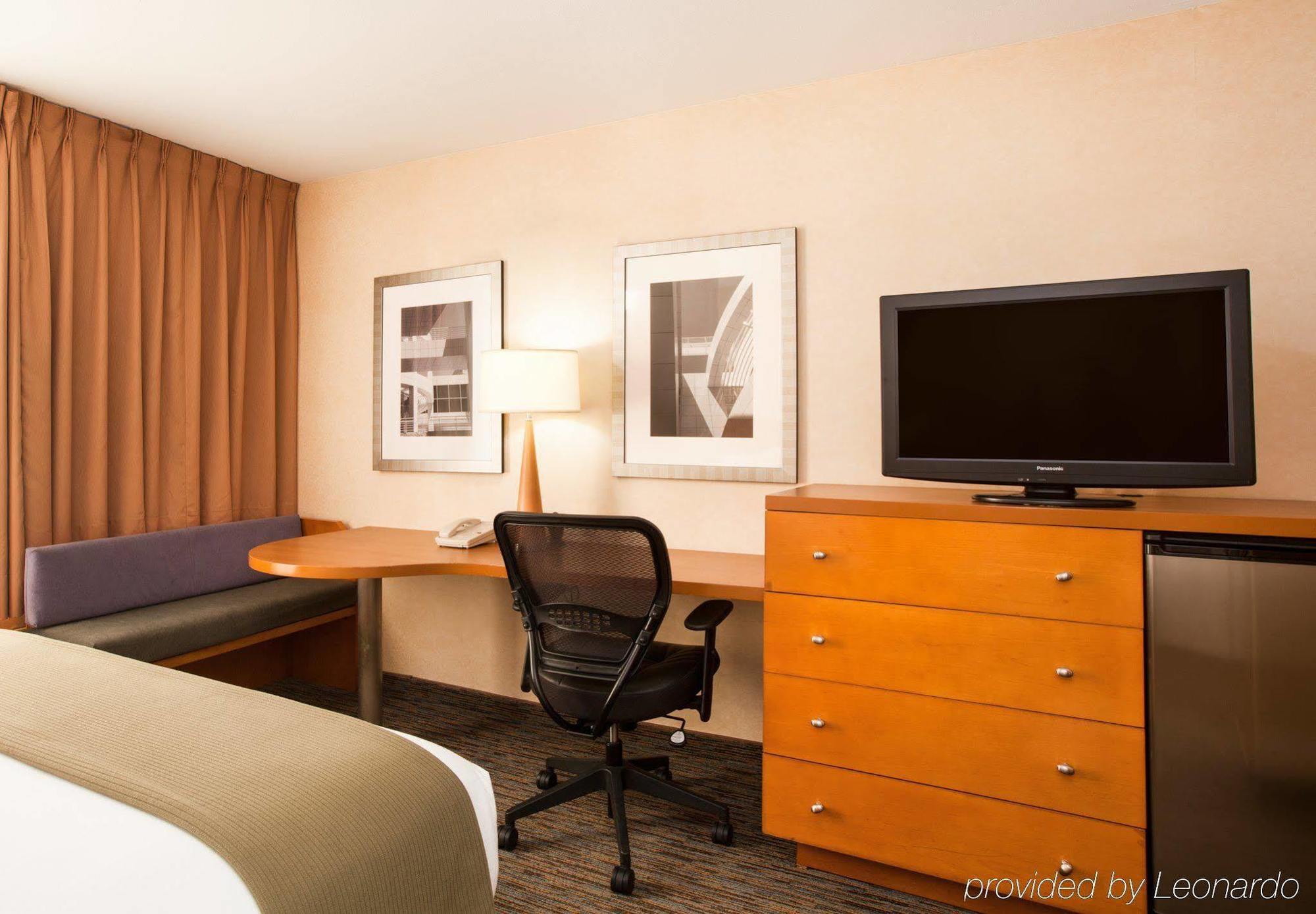 Holiday Inn Express West Los Angeles By Ihg Εξωτερικό φωτογραφία