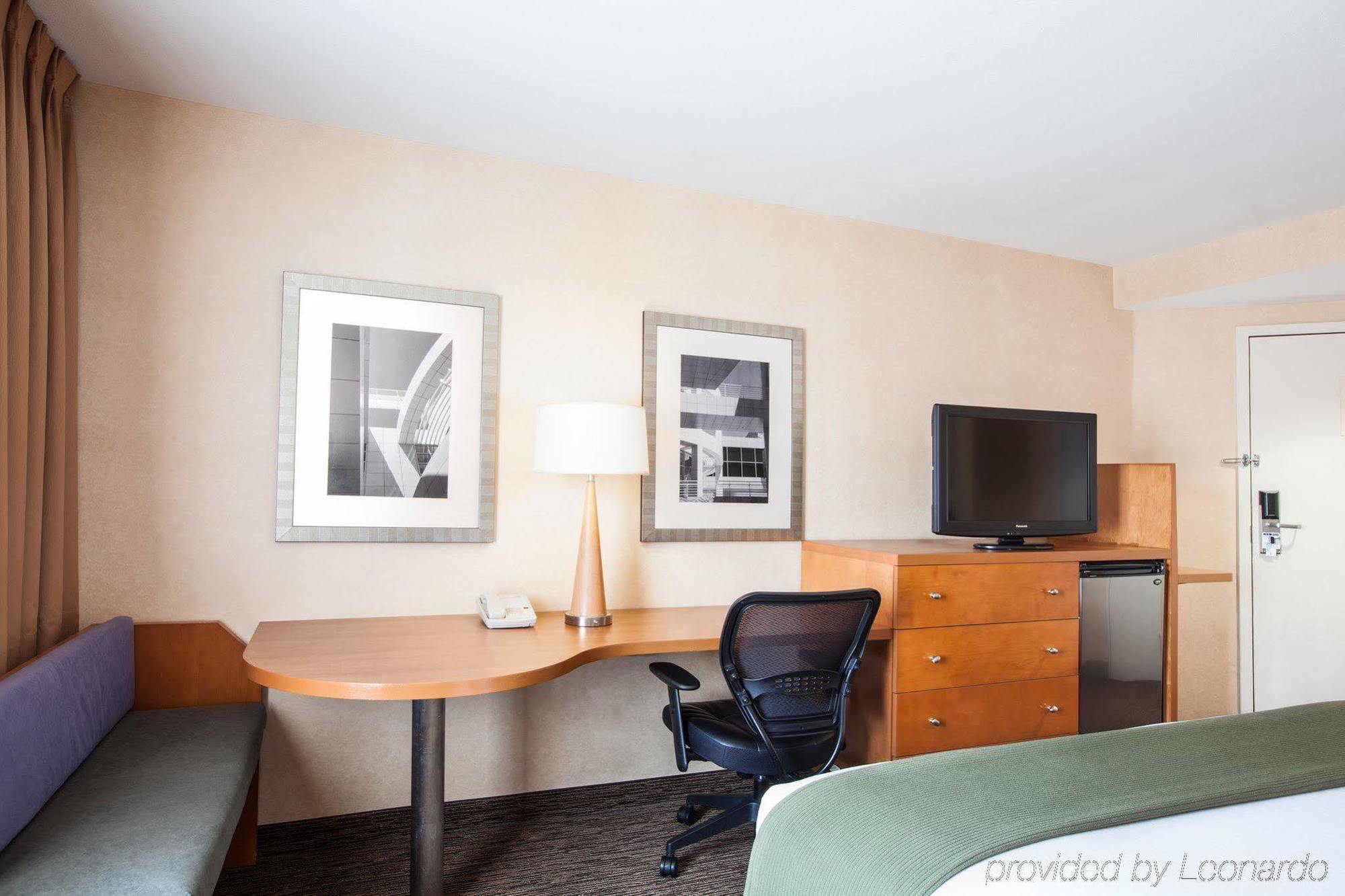 Holiday Inn Express West Los Angeles By Ihg Εξωτερικό φωτογραφία