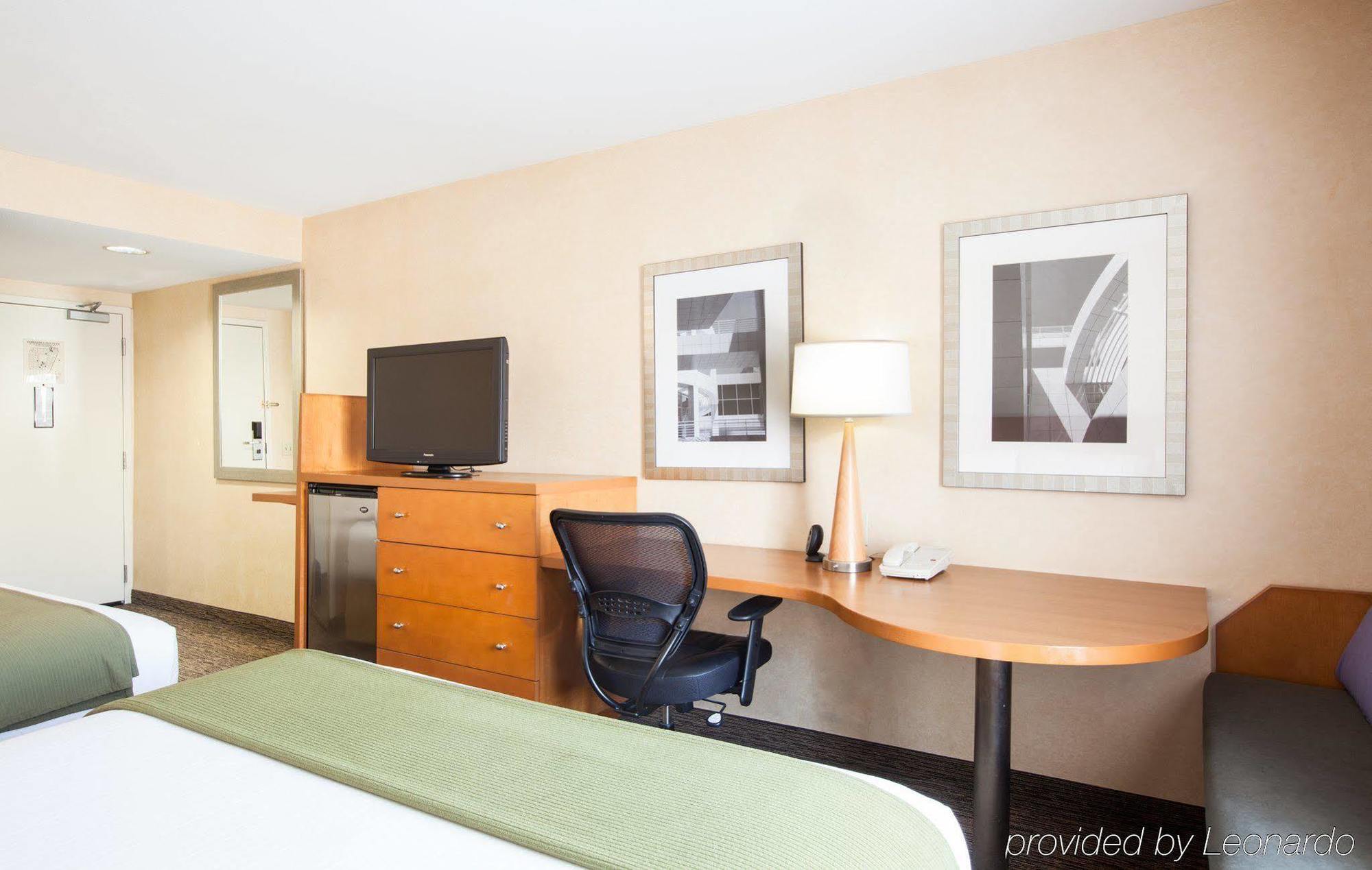 Holiday Inn Express West Los Angeles By Ihg Εξωτερικό φωτογραφία