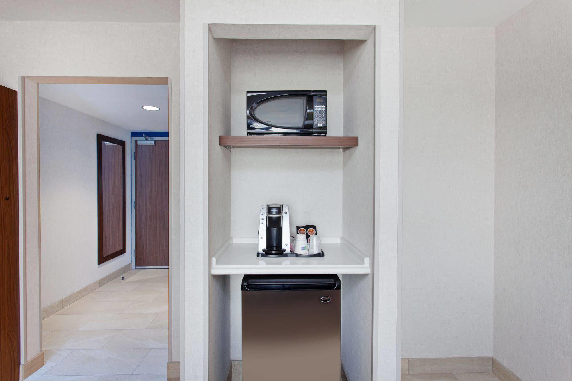 Holiday Inn Express West Los Angeles By Ihg Εξωτερικό φωτογραφία