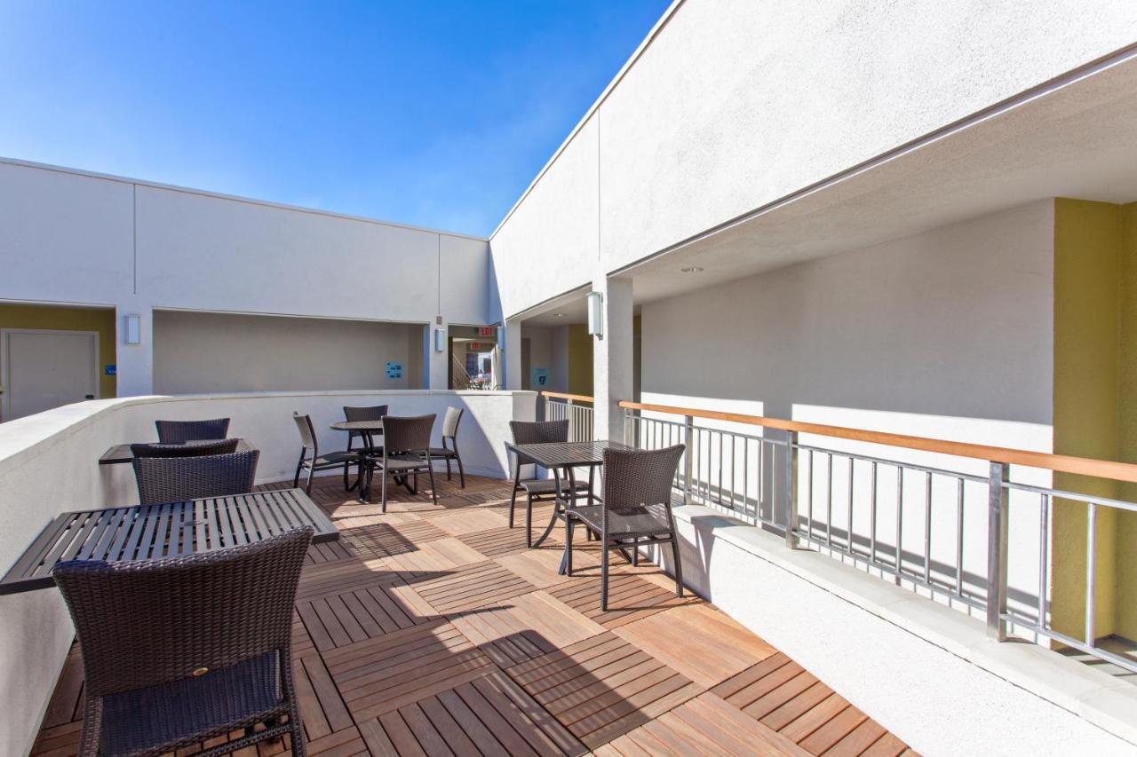 Holiday Inn Express West Los Angeles By Ihg Εξωτερικό φωτογραφία